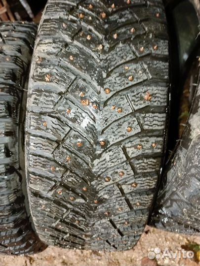 Michelin X-Ice North 4 195/65 R15
