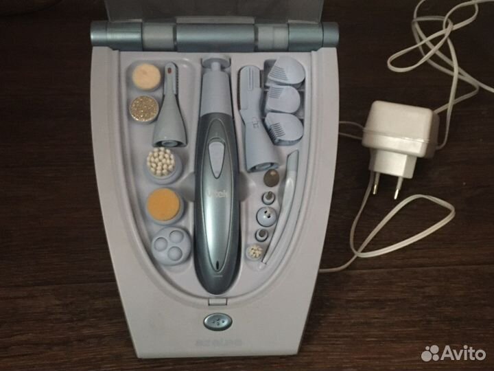 Маникюрно - педикюрный набор