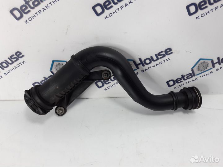 Патрубок интеркулера Volkswagen Passat B6 2.0 TDI