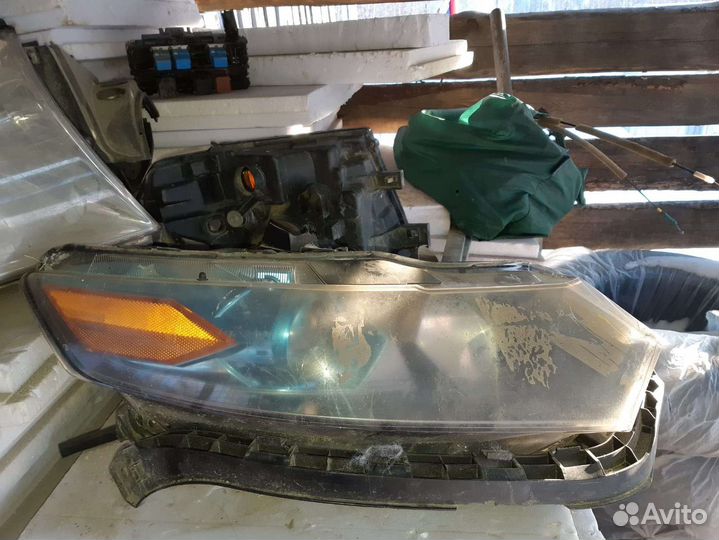 Фара правая Honda insight
