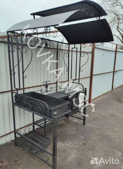 Мангал с крышей