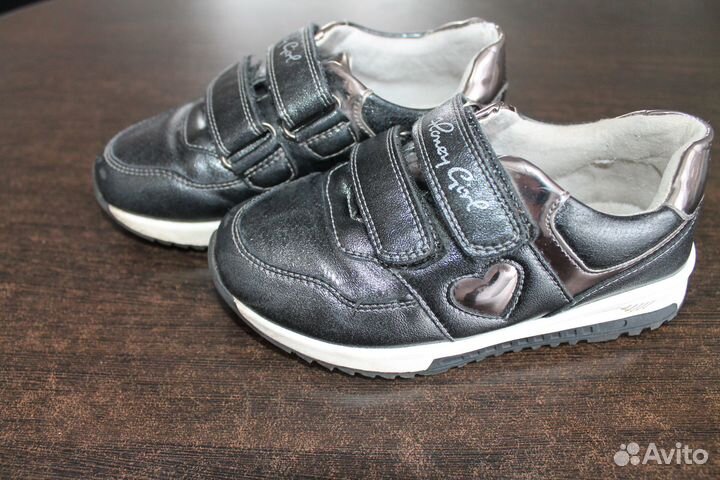 Кроссовки для девочки 26