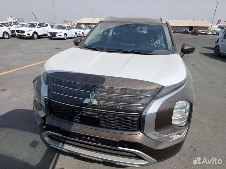 Mitsubishi Outlander 2.5 CVT, 2023