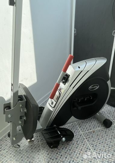 Гребной тренажер