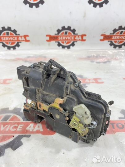 Замок двери передний правый Skoda Octavia 1U5 AGU