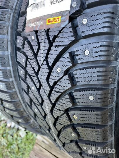 Pirelli Formula Ice 215/65 R16