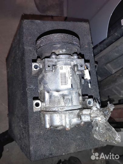 Компрессор системы кондиционирования Renault Logan