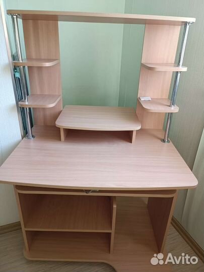 Компьютерный стол