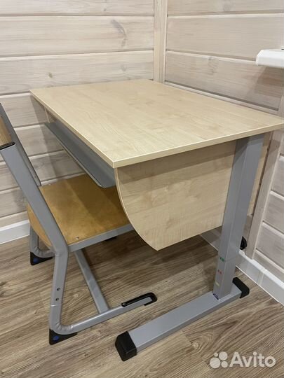 Растущая парта и стул бу