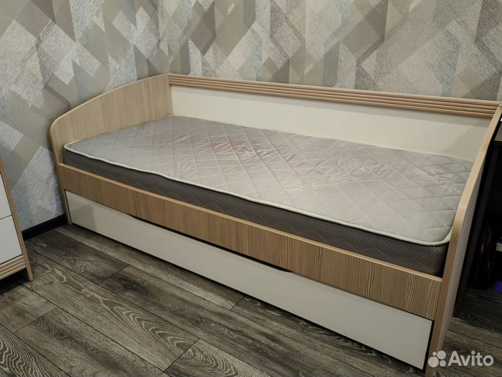 Кровать Дакота и комод