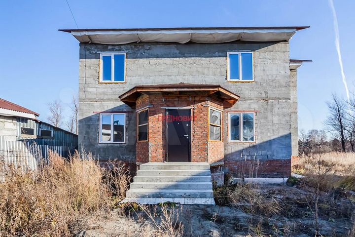 Коттедж 411 м² на участке 12 сот.