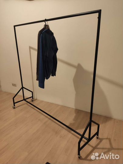 Вешалка для одежды напольная