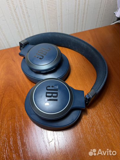 Беспроводные наушники jbl live650btnc