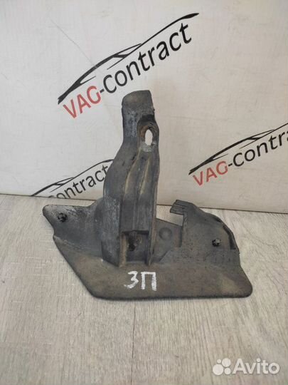 Брызговик задний правый Skoda Octavia A5 1.6 2011