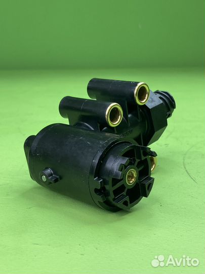 Датчик уровня пневмоподвескиecasбайонетdin. без те