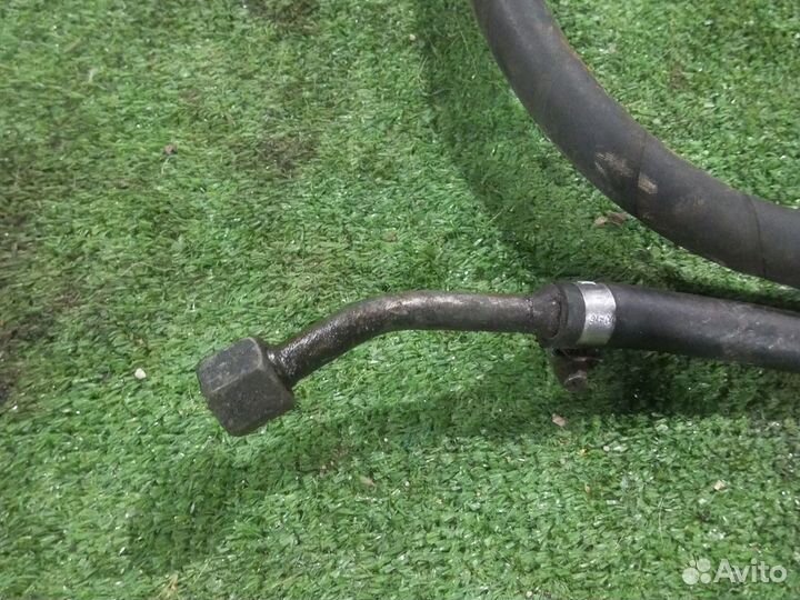 Трубка гур Mercedes 190 W201