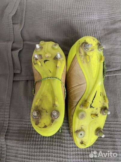 Бутсы nike hypervenom на железных шипах