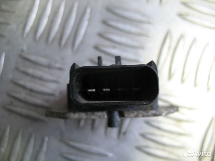 Реле вентилятора Dodge Caravan 3 2.4