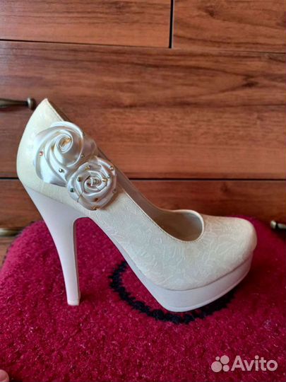 Новые туфли,не одевали. 2000 т.р
