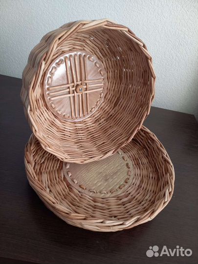 Поднос клош хлебница плетёная в наличии