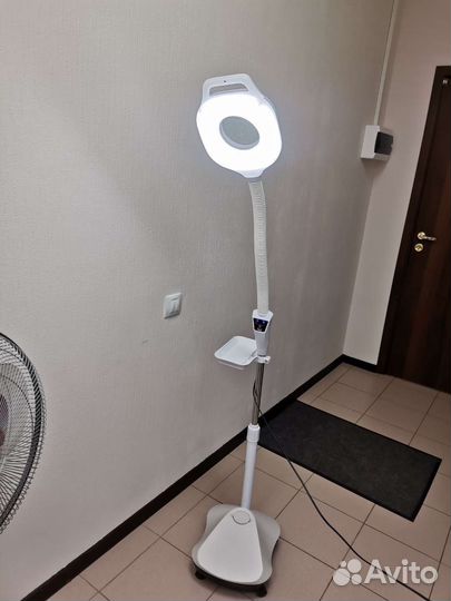 Лампа лупа напольная
