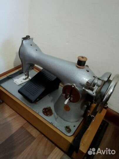 Швейная машина с электроприводом