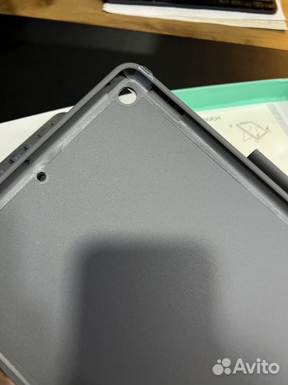 Logitech Combo Touch iPad (7,8,9 Gen)
