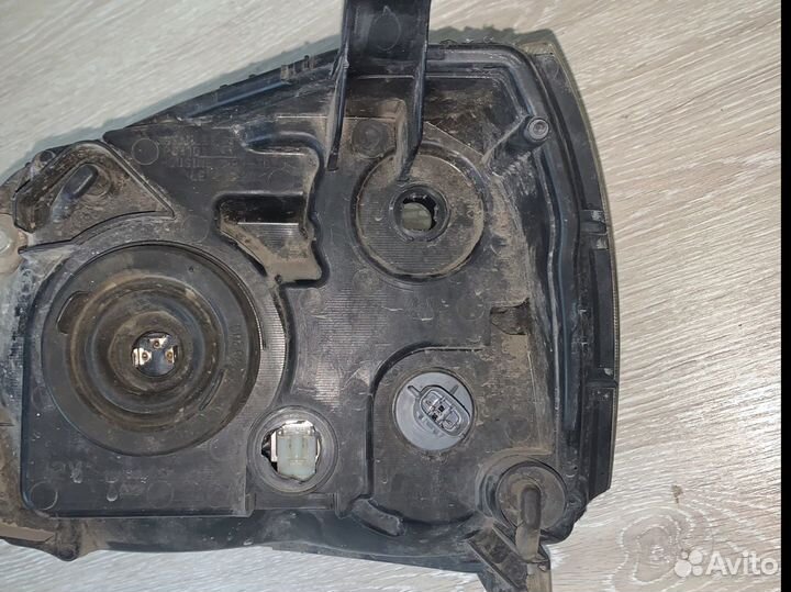 Правая фара Mitsubishi Galant 9 (рест)