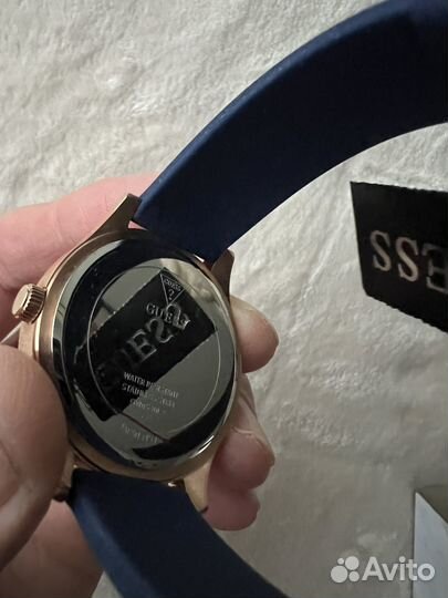 Наручные часы Guess