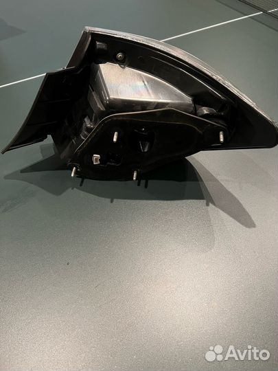 Левый задний фонарь в Камри 55