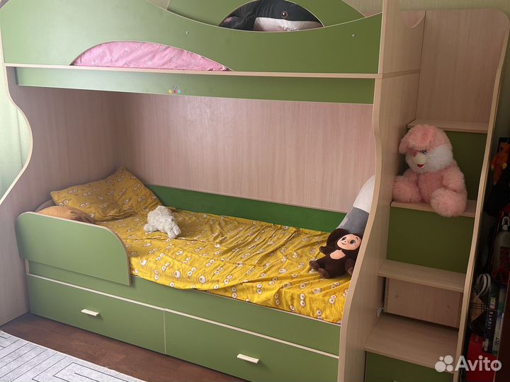 Двухъярусная кровать бу с матрасами