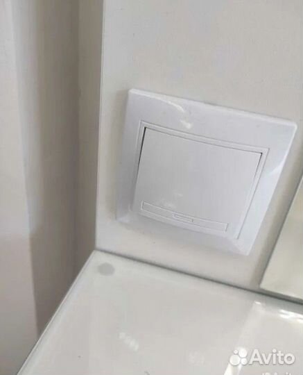 Стол макияжный