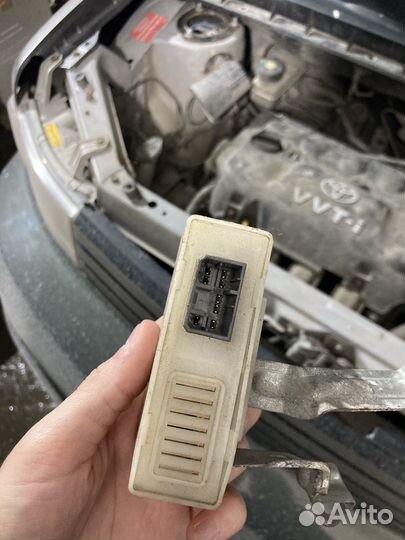 Блок управлением дверьми Honda