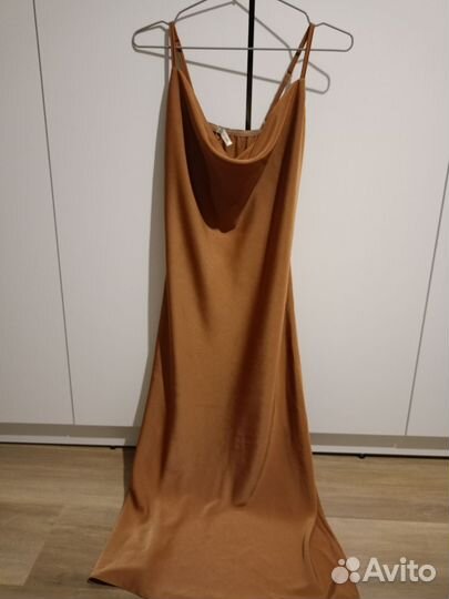 Платье атласное