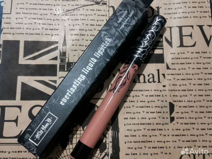 Матовая помада нюдовая