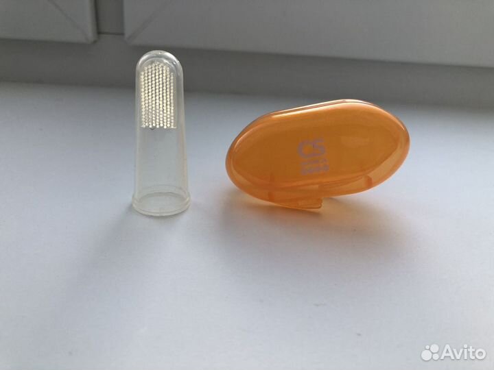 Силиконовая зубная щетка на палец