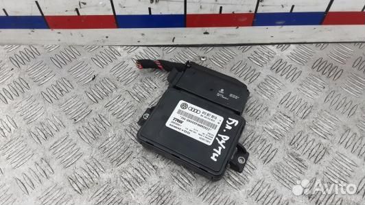 Блок управления ручника (стояночного тормоза) audi