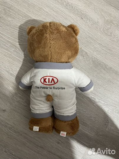 Плюшевый медведь Kia новый