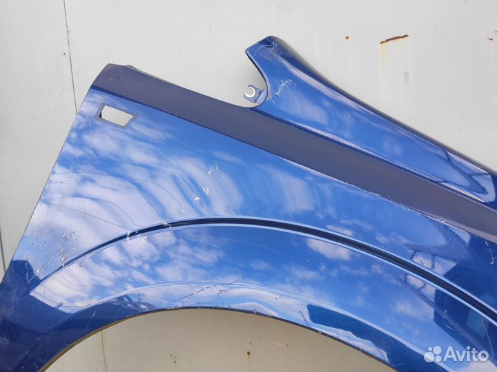 Крыло переднее правое на Opel Zafira B