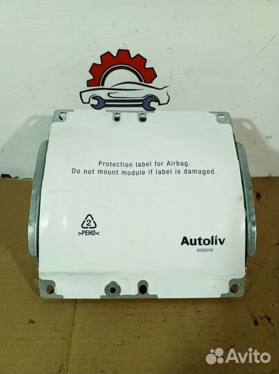 Подушка безопасности пассажирская (в торпедо) Volv