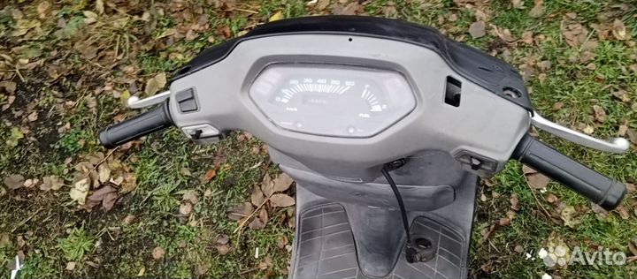 Скутер honda lead