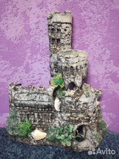 Замок для аквариума