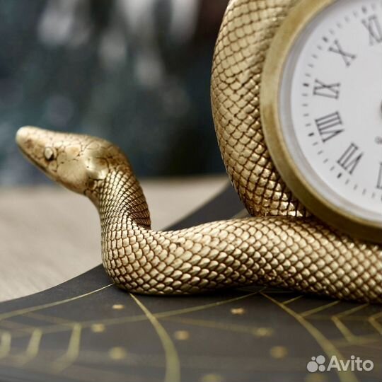 Гарри Поттер / Harry Potter Часы Нагини настольные