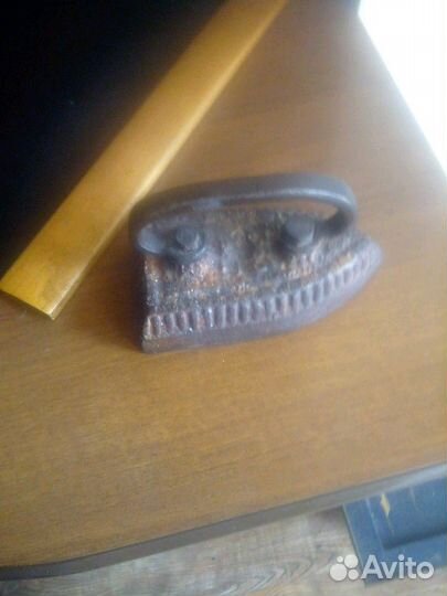 Утюг старинный