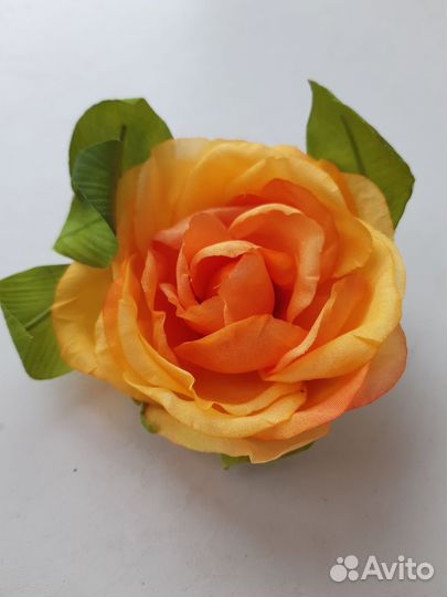 Брошь цветок из ткани ручной работы