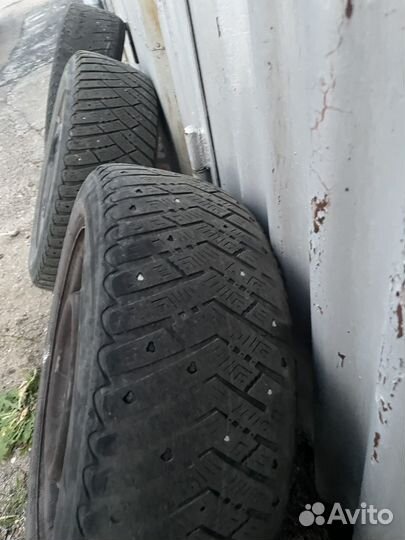 Goodyear Ultragrip Ice Arctic 195/60 R15