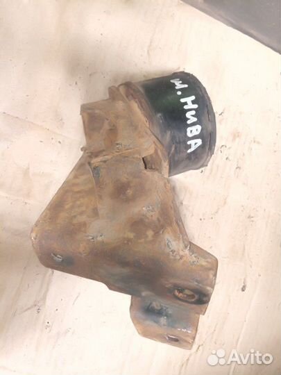 Подушка двигателя Chevrolet Niva