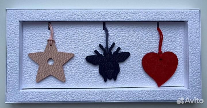 Набор кожаных брелков dior