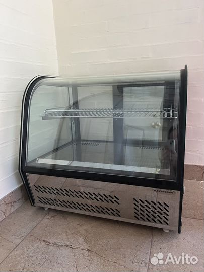Холодильная витрина бу