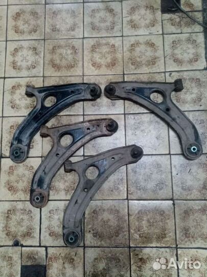 Рычаг передний подвески Kia Hyundai Rio Solaris